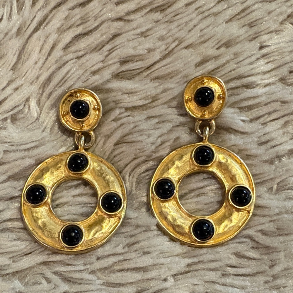Vintage Leslie Block Hammered Gold Tone Black Cabochons Dangle Earrings